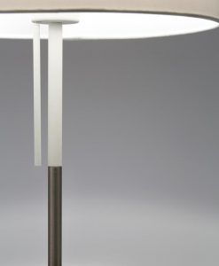 Lámpara de mesa blanca VOLTA detalle 2