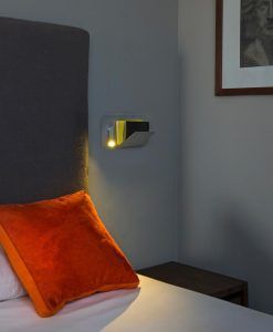 Aplique gris izquierda SUAU USB ambiente
