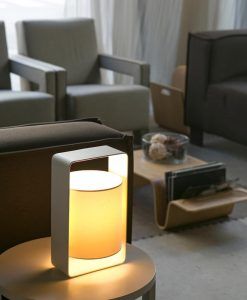 Lámpara de mesa blanca pequeña LULA ambiente 2