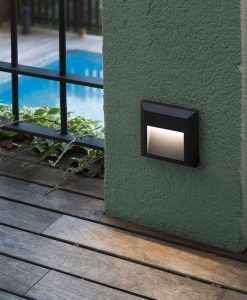 Aplique cuadrado GRANT gris oscuro ambiente
