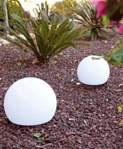Lámpara portátil grande blanca BALDA ambiente