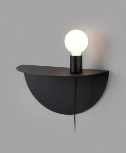 Aplique de color negro NIT detalle