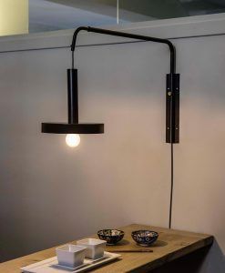 Lámpara extensible negro y oro satinado WHIZZ ambiente