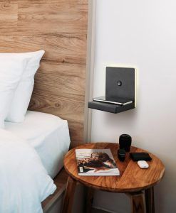 Aplique negro 3W con cargador móvil ZANZIBAR ambiente