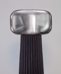 Lámpara de mesa negra y cristal cromo FARO E27 apagada