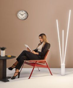 Lámpara salón dimable blanca 60W VERTICAL LED ambiente