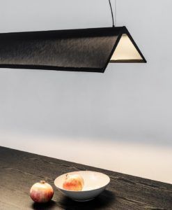Lámpara colgante lineal negra 115 cm LUDOVICO LED ambiente 2