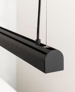 Lámpara colgante lineal negra 115 cm VICO LED detalles