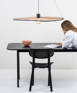 Lámpara colgante negra y ratán Ø100 cm COSTAS ambiente