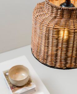 Lámpara colgante negra y ratán Ø22 cm SAIPAN ambiente