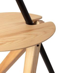 Pie de salón negra, beige y madera TREEWOOD detalles